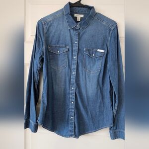 Calvin Klein Jeans Medium Western style long sleeve jean shirt. Cute pearl snap